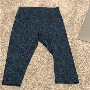 Lululemon yoga pants